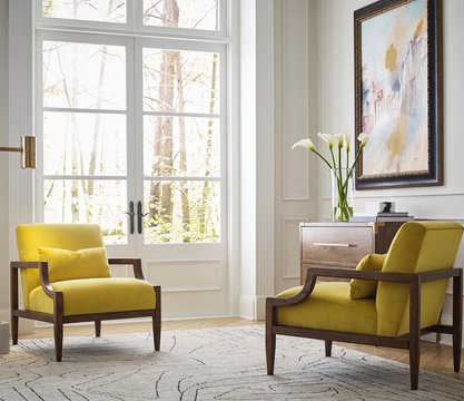 Hello Herman! 🌞💛
Felt like the feed needed a little color today and wanted to celebrate the sunshine we’ve been having here in NC! We absolutely adore the lines on this chair and the intricate detail. It’s hard to tell in these images, but the edges of th