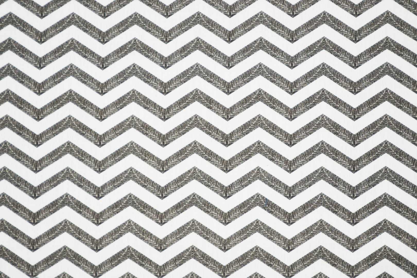 FILIGREE CHEVRON BLACK